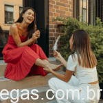 a-candid-photograph-captures-two-young-w_elBOEA8iTtW3VRoQUbZ91g_hO_zz7T-RCudaYxHMZsSNg